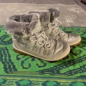 Size 8 Columbia Heavenly Short Omni boots